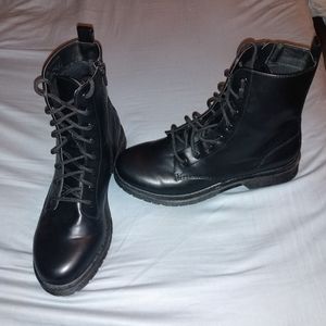 Women's black leather combat boots zip up size 10